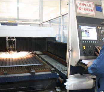 Advices when operatng fiber laser cutting machine